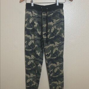 *4/15* Fruit Of The Loom Women's Camo Joggers